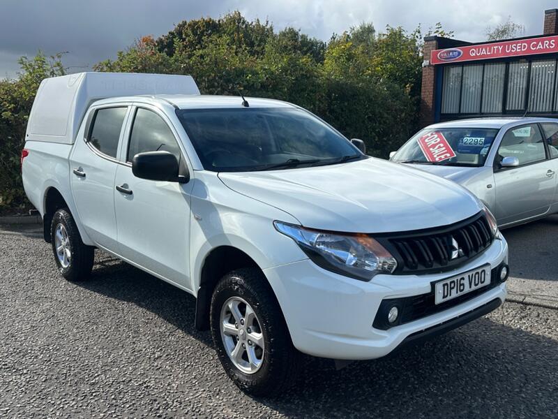 MITSUBISHI L200