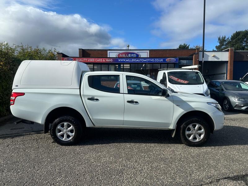 MITSUBISHI L200