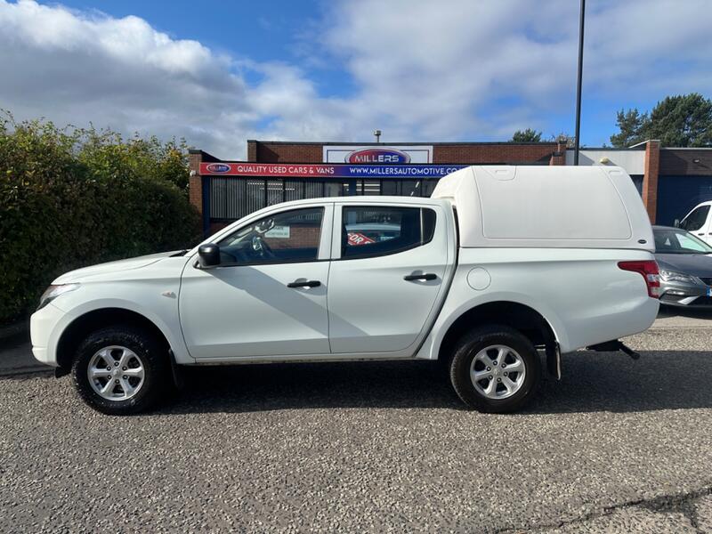 MITSUBISHI L200