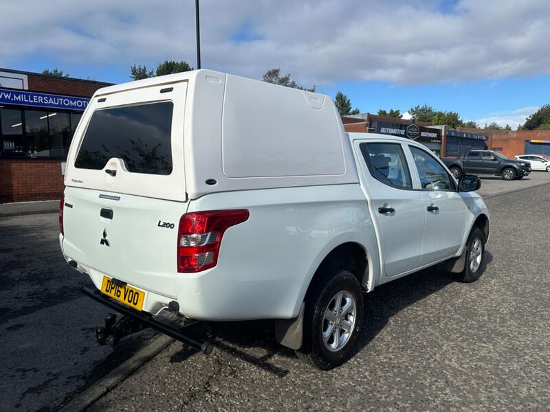 MITSUBISHI L200