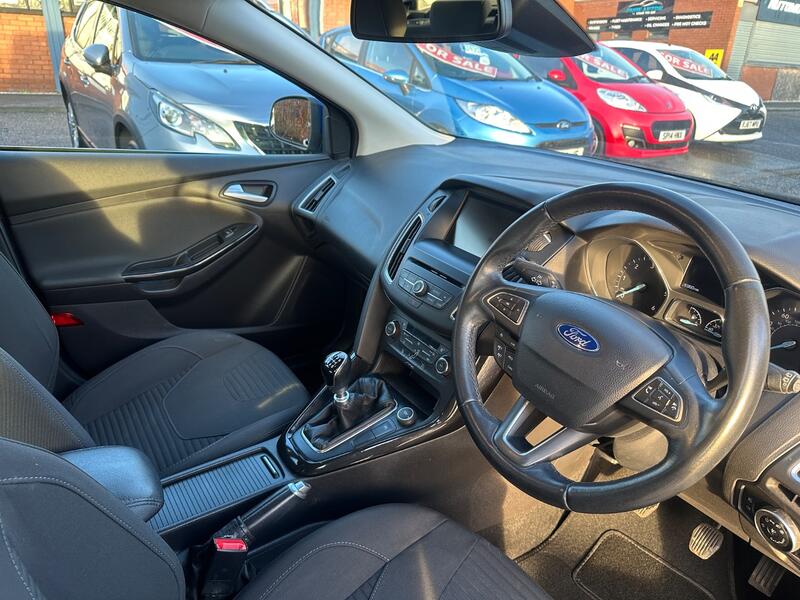 FORD FOCUS