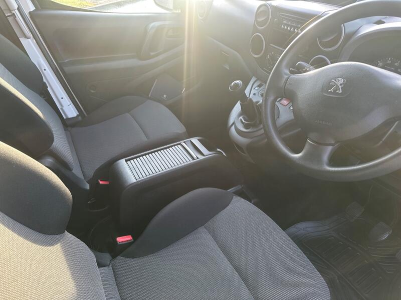 PEUGEOT PARTNER