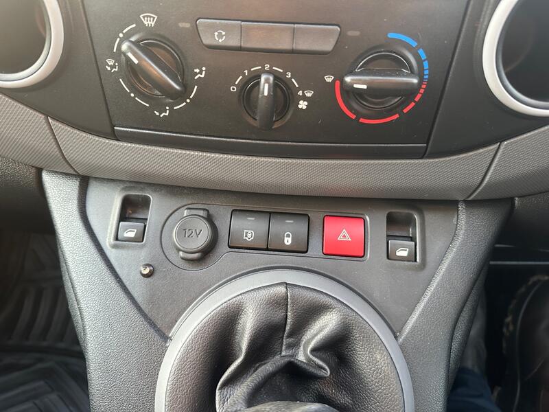 PEUGEOT PARTNER